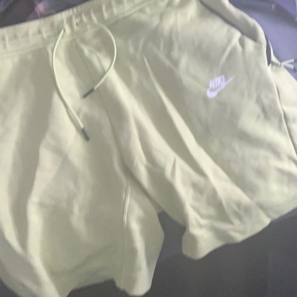 Lime Nike tech shorts and pants - Picture 1 of 2